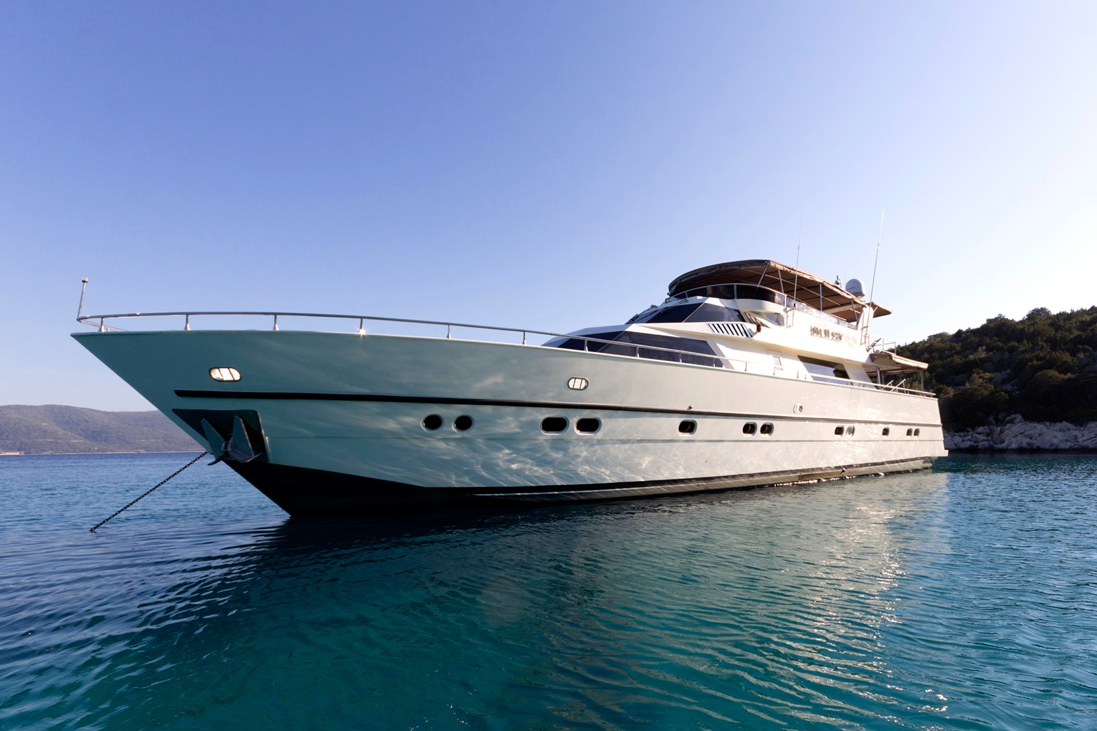 DAILY PRIVATE MOTOR YACHT