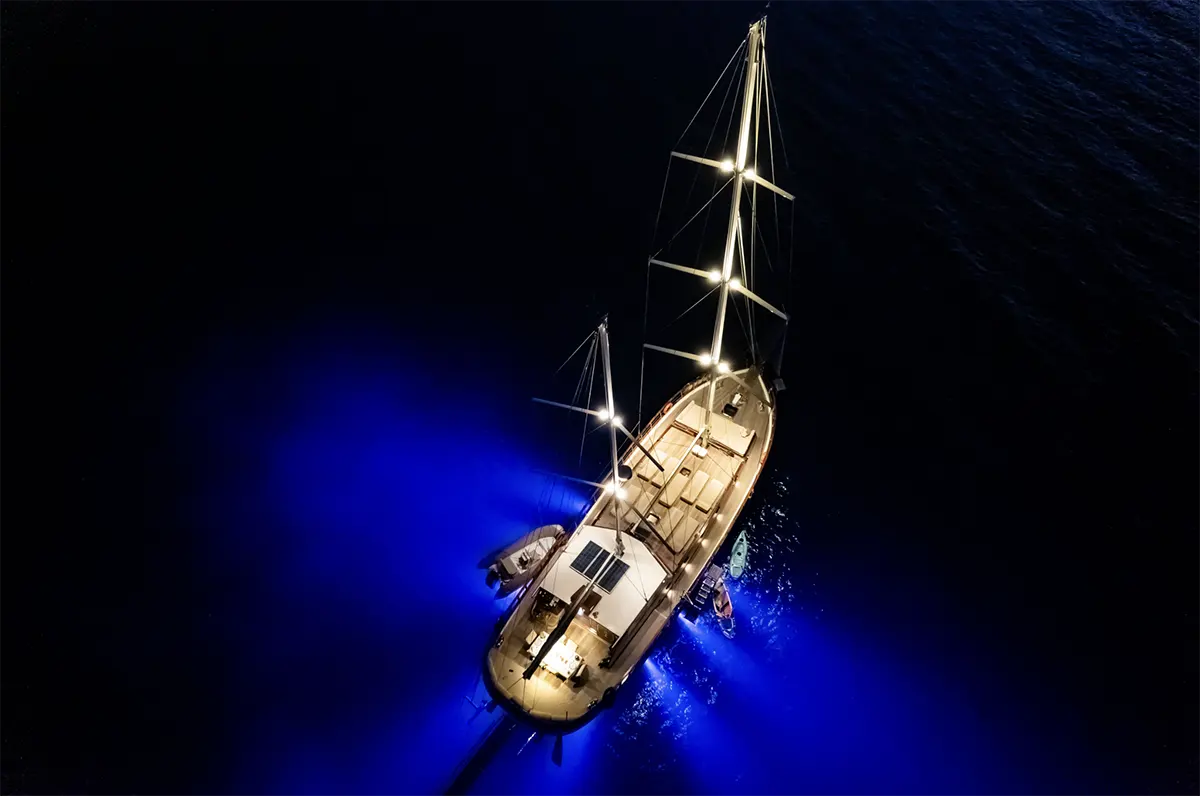 yacht