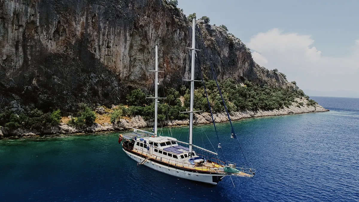 yacht