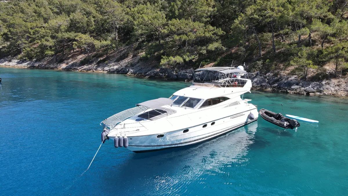 yacht
