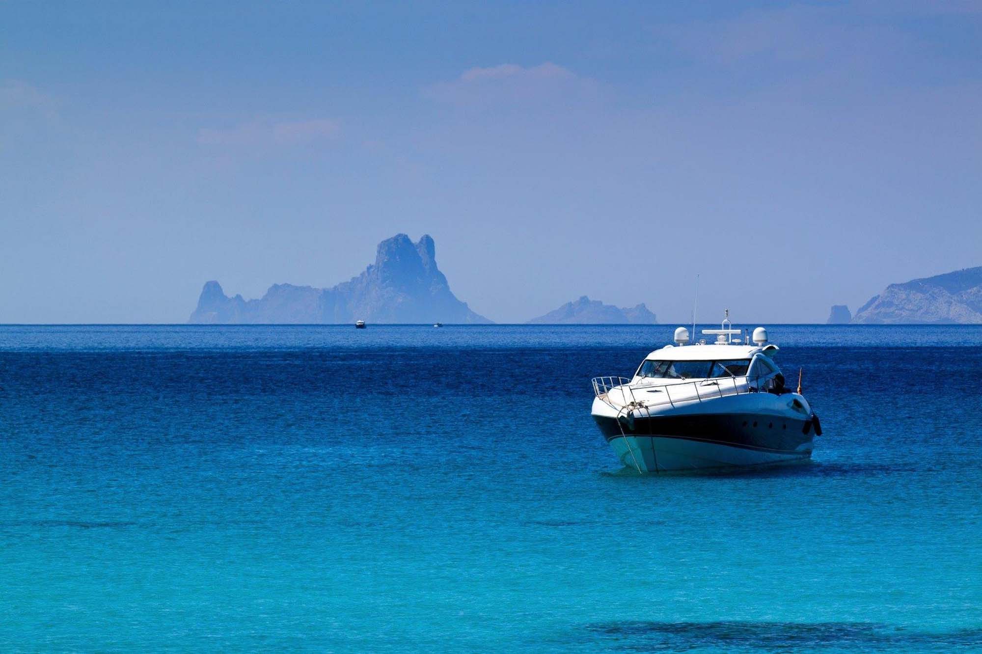 yacht