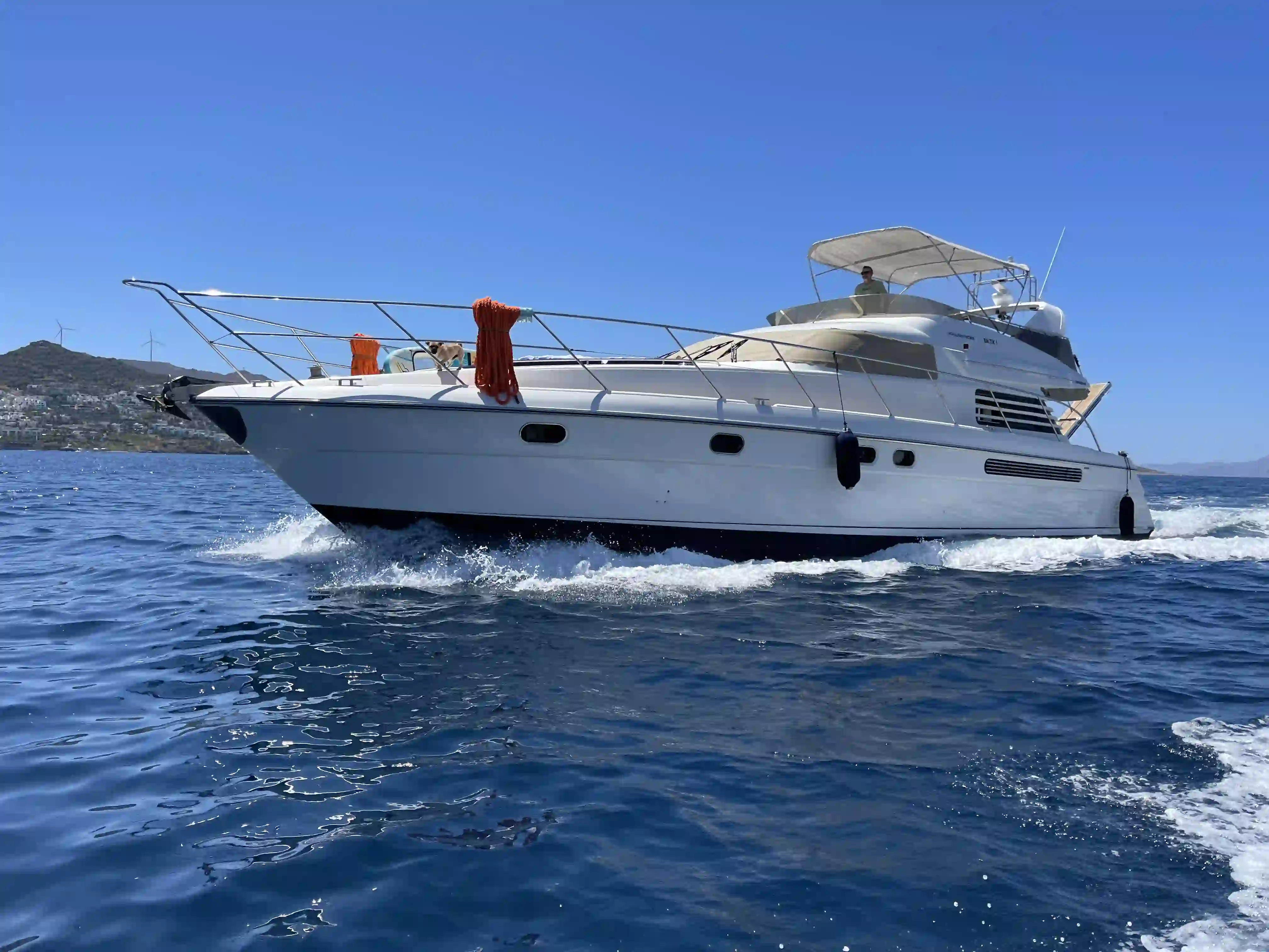 yacht