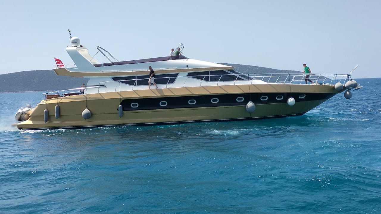 yacht
