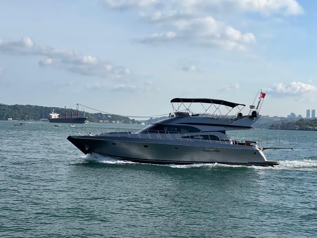 yacht